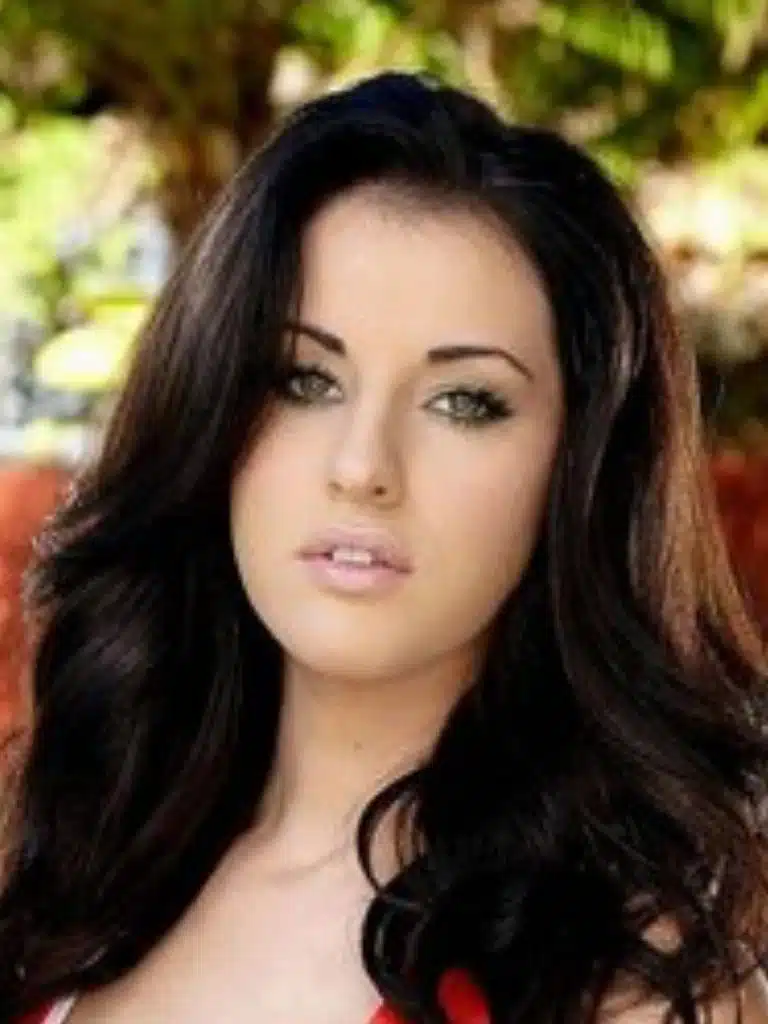 Aleigh Hotstein Biography: Wiki, Age, Career, Height, Weight, Boyfriend, Net Worth & More